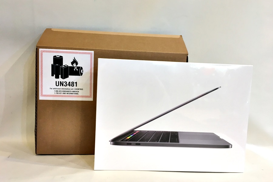 MacBook pro 2019 13インチ　新品未開封